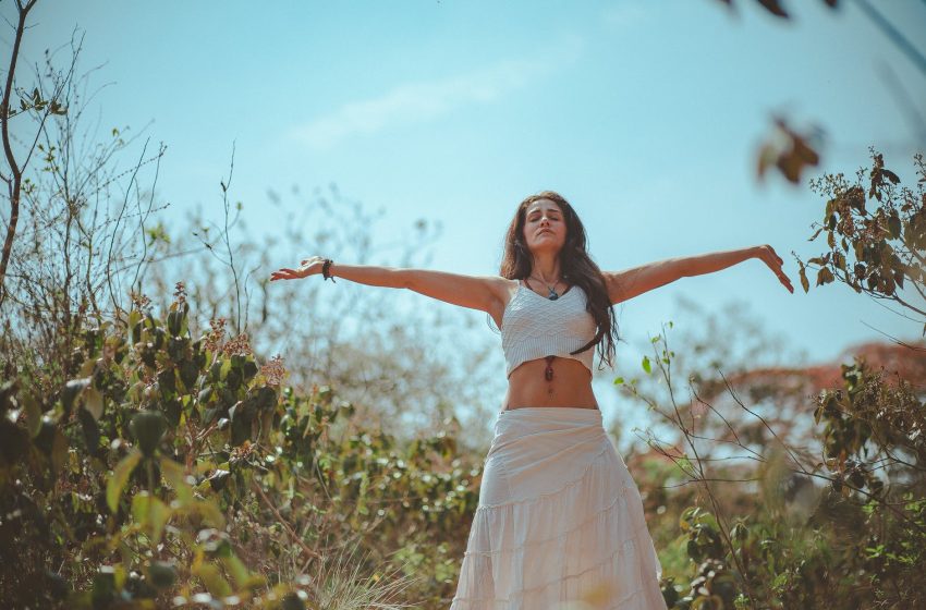  4 Ways CBD can help you to improve your Yoga Practice
